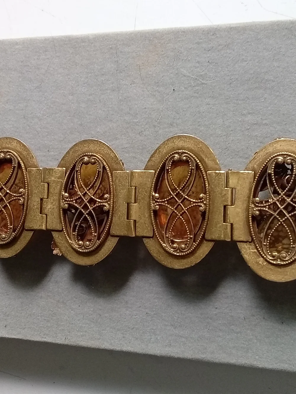 Vintage Ornate Faux Amber Panel Link Bracelet Gold Tone Pinecone‎ Rhinestone
